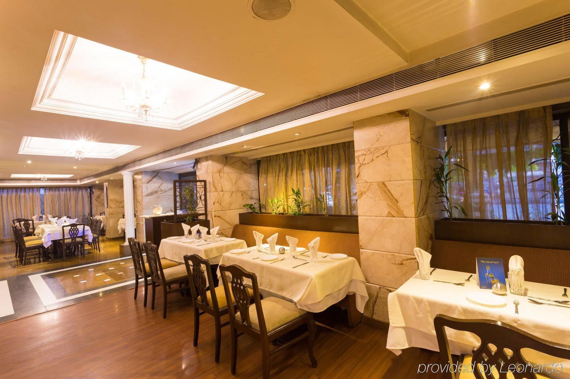 Ginger Thane Exterior foto