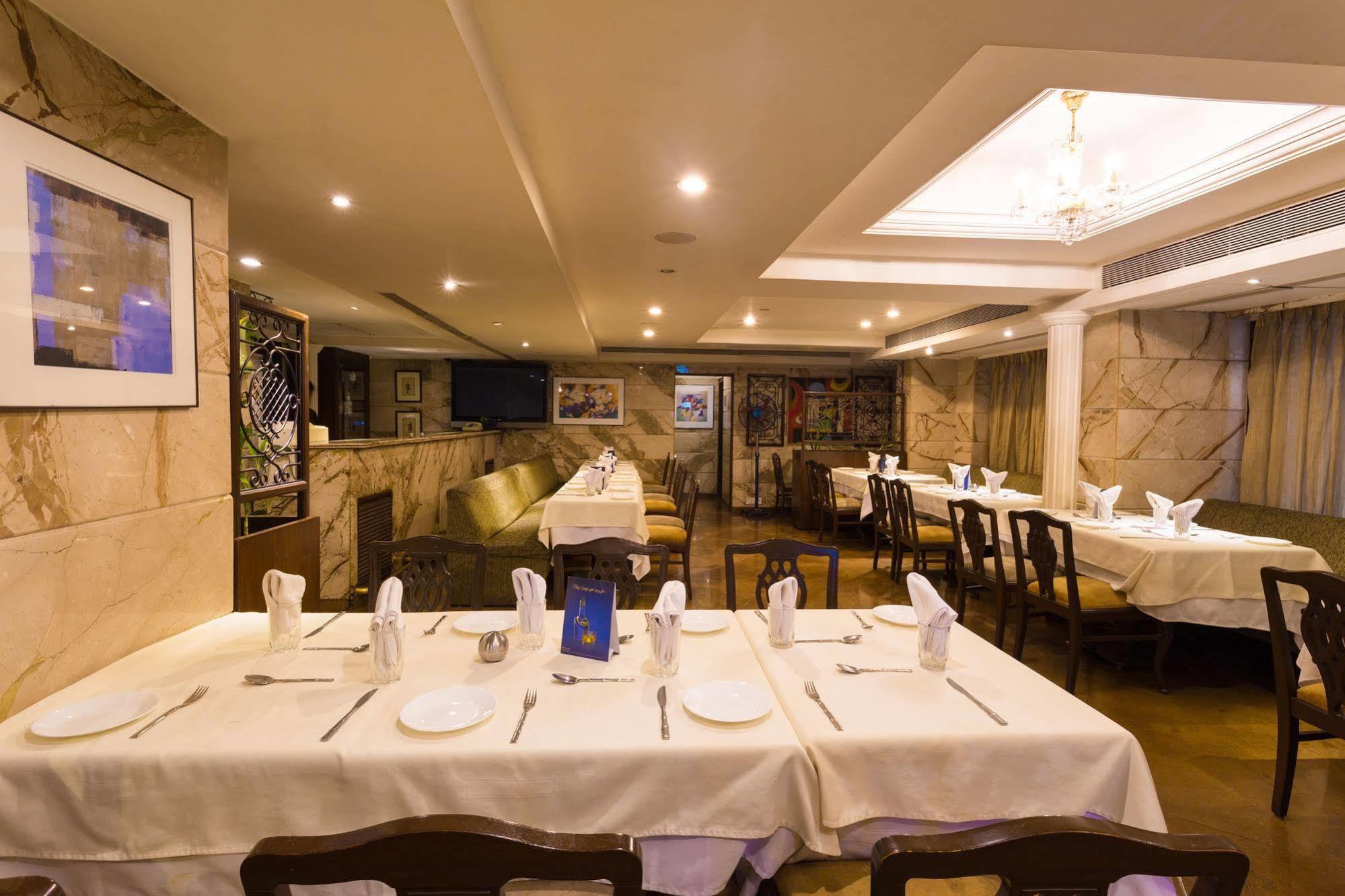 Ginger Thane Exterior foto
